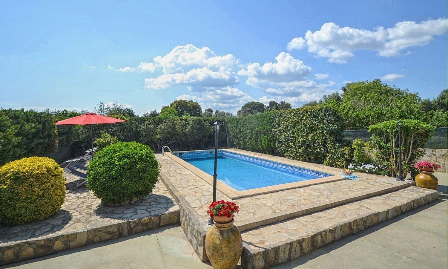 Flirty Mit Pool In Bis Zu 6 Personen *